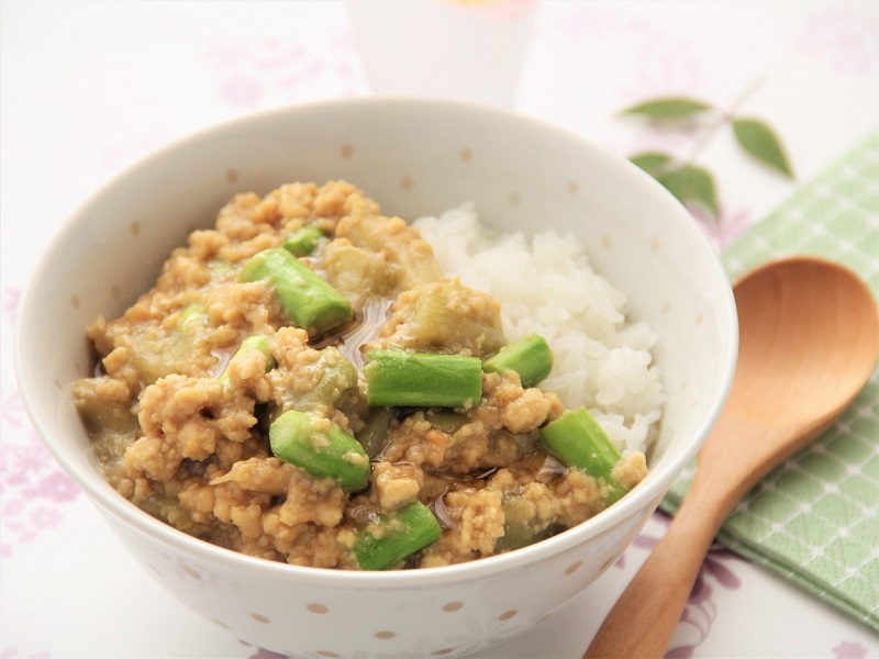 ナスそぼろ丼